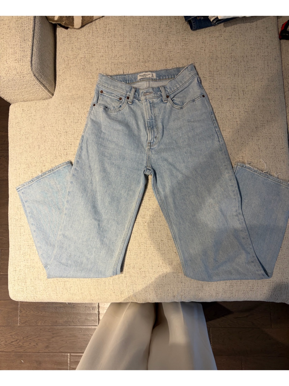 Abercrombie & Fitch Light Blue High-Rise 90s relaxed Jeans